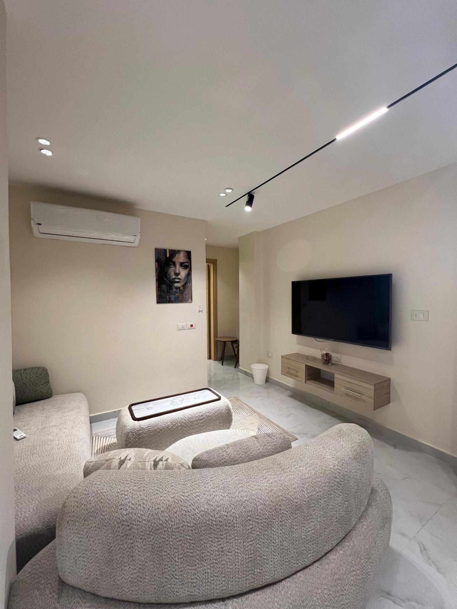 Luxurious Nile View In Zamalek Apartment Cairo